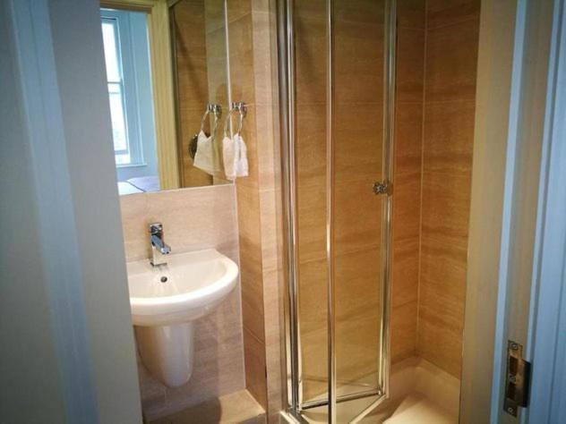 Lovet Homestay Londen Buitenkant foto