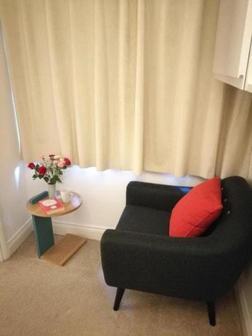 Lovet Homestay Londen Buitenkant foto